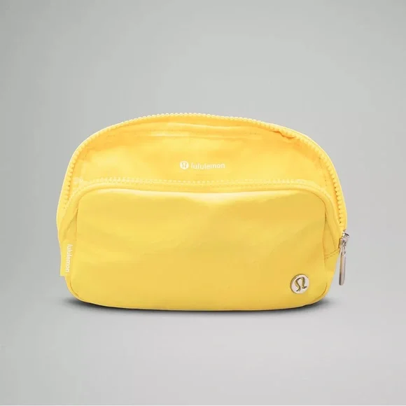 LULULEMON | ✨NEW✨ Everywhere Belt Bag 1L in Utility Yellow - Picture 5 of 6